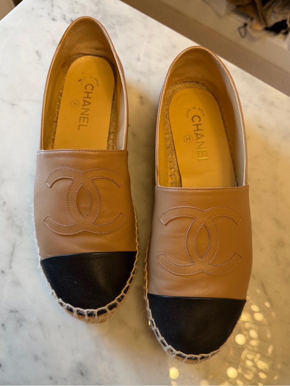 Chanel CC Logo Beige & Black Leather Espadrilles - size 42 EUC